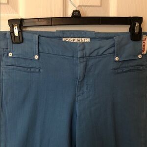 NWT Joe’s bell bottom flare blue Jeans Malibu Wash size 29 or about size 8